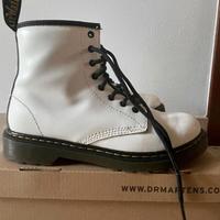 Anfibi Dr. Martens bianchi taglia 36