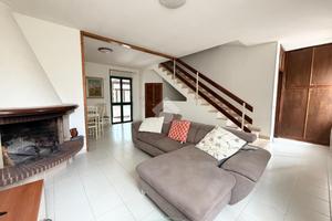 VILLA A SCHIERA A BARI