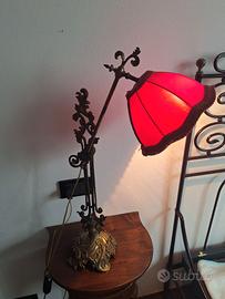 Lampada da tavolo vintage in ottone stile Liberty