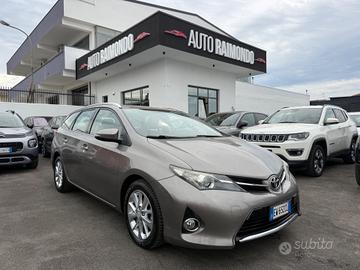 Toyota Auris Touring Sports 1.4 D-4D Lounge