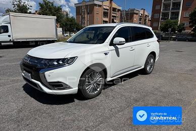 MITSUBISHI Outlander 2.4 MIVEC 4WD PHEV Instyle Pl