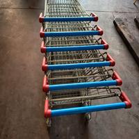 carrello per spesa più cesti