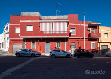 Pirri - Trivano con Cortile e Locali a Monreale