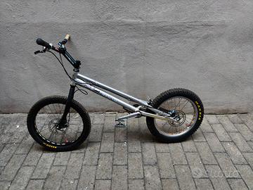 Bike trial rockman manus 2
