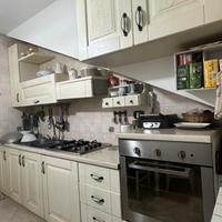 Cucina completa usata ben tenuta