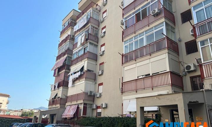 Pressi Via Perpignano - 4 Ambienti posto auto