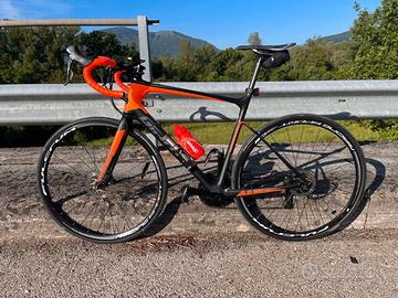 Bici corsa Giant Defy Advanced carbonio  105 tg.ML