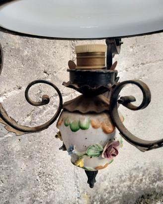 Lampadario in ferro battuto e vetro