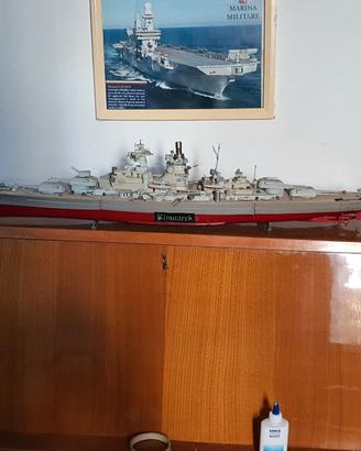 MODELLINO NAVE MILITARE TEDESCA "BISMARK"