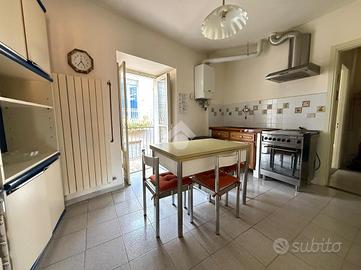 2 LOCALI A LANZO TORINESE