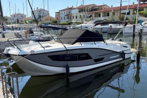 QuickSilver 875 sundeck