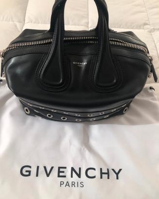 Givenchy mod.Nightingale con occhielli in acciaio