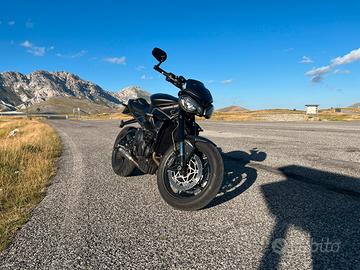 Street Triple 765 R Matt Carbon Black