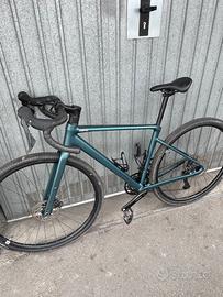 Bicicletta Gravel Cube Nuroad Race