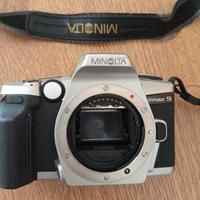 Macchina fotografica reflex Minolta Dynax 5
