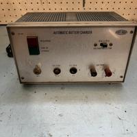Caricatore batteria auto