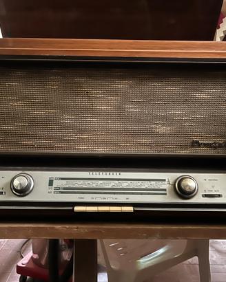 Radio vintage Telefunken con giradischi
