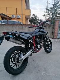 Plastiche nere SWM 125cc e 500cc 2022-2024