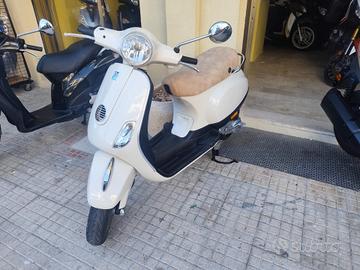 Piaggio Vespa 50 LX