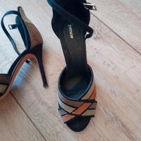 sandali con tacco alto 