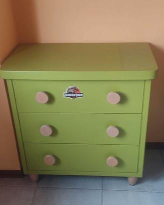 Cassettiera in legno per bambini