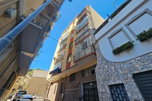 Zona Camaro, appartamento con posto auto