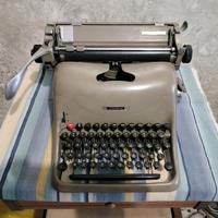 Macchina da scrivere Olivetti Lexikon 80