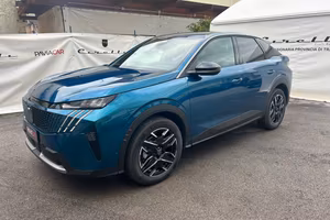 PEUGEOT 3008 Hybrid 145 e-DCS6 Allure KM/0