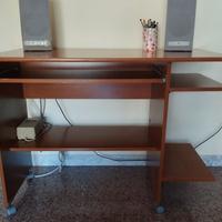 Postazione pc in buono stato d'uso