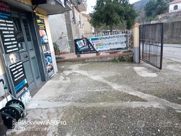 Locale commerciale su strada principale