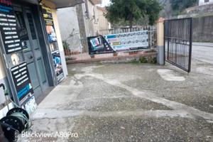 Locale commerciale su strada principale