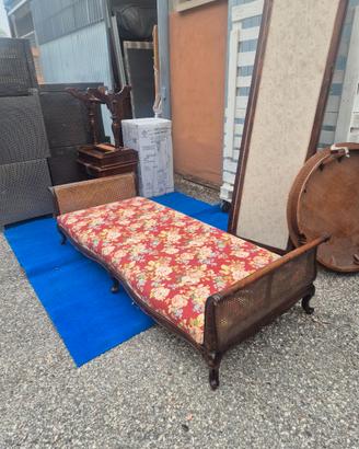 Letto, divano antico in paglia di vienna