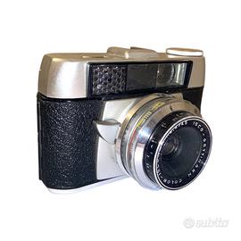 Fotocamera vintage con pellicola