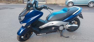 YAMAHA TMAX 500