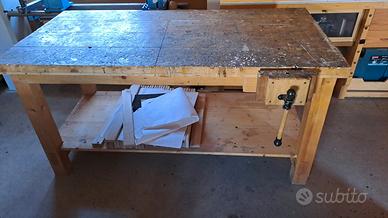 tavolo in legno da falegname