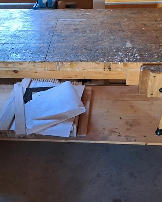 tavolo in legno da falegname