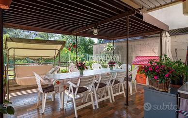 APPARTAMENTO CON TRE CAMERE E DUE BAGNI CON AMPIO