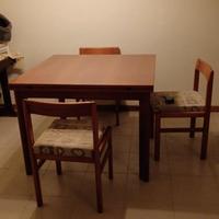 Tavolo quadrato legno massello noce