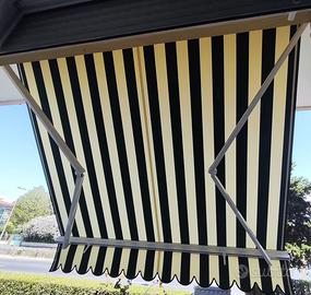 Tenda da sole con struttura