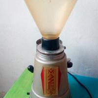 Vecchio macina caffe MAZZER vintage in disuso