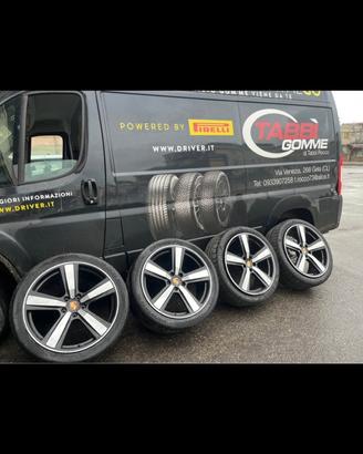 Cerchi e gomme originali Porsche 22”