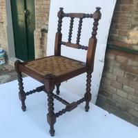 Sedia in legno tornita