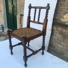 Sedia in legno tornita