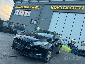 FORD FOCUS per ricambi usati MUDD