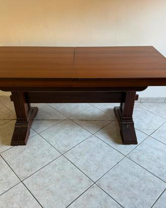 Tavolo allungabile in legno 