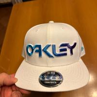 Cappello Oakley New Era