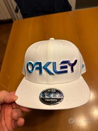 Cappello Oakley New Era