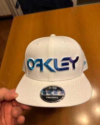 Cappello Oakley New Era