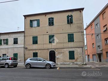 2 LOCALI A ANCONA