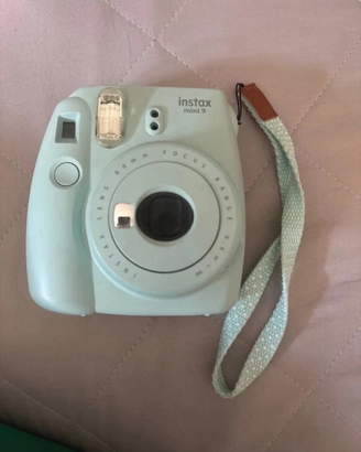 polaroid instax